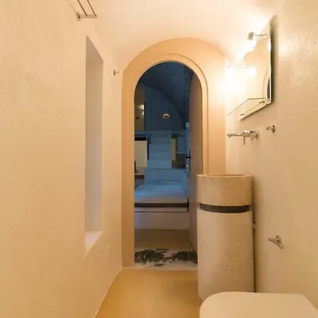 Tritiani Traditional Messaria (Santorini)