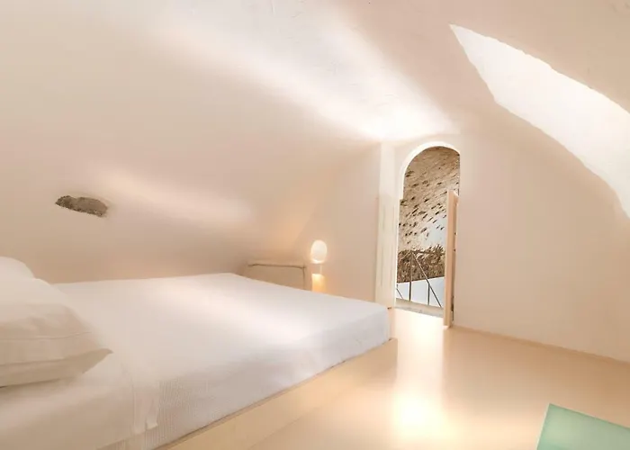 Tritiani Traditional