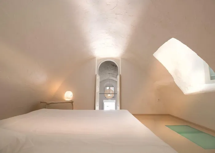 Tritiani Traditional *